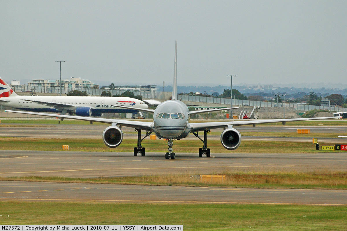 NZ7572, 1993 Boeing 757-2K2 C/N 26634, At Sydney
