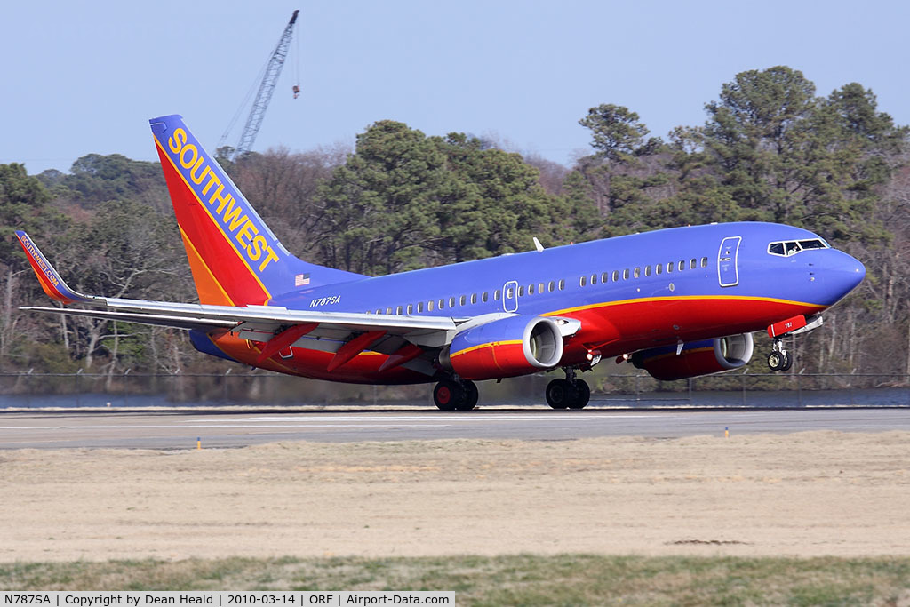 N787SA, 2000 Boeing 737-7H4 C/N 29812, Southwest Airlines N787SA (FLT SWA770) from Baltimore/Washington Int'l (KBWI) landing RWY 23.