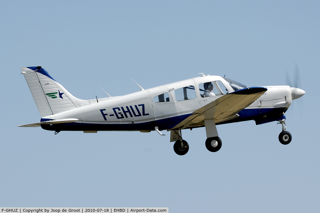 F-GHUZ, Piper PA-28R-201 Cherokee Arrow III C/N 28R7837020, Visitor to Kempen Airport
