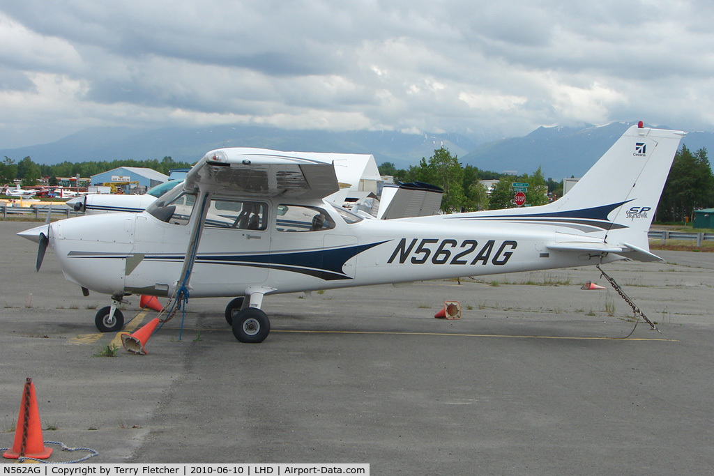 N562AG, 2004 Cessna 172S C/N 172S9640, 2004 Cessna 172S, c/n: 172S9640 at Lake Hood