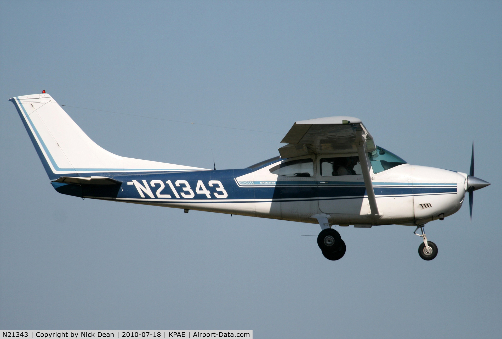 N21343, 1972 Cessna 182P Skylane C/N 18261575, KPAE