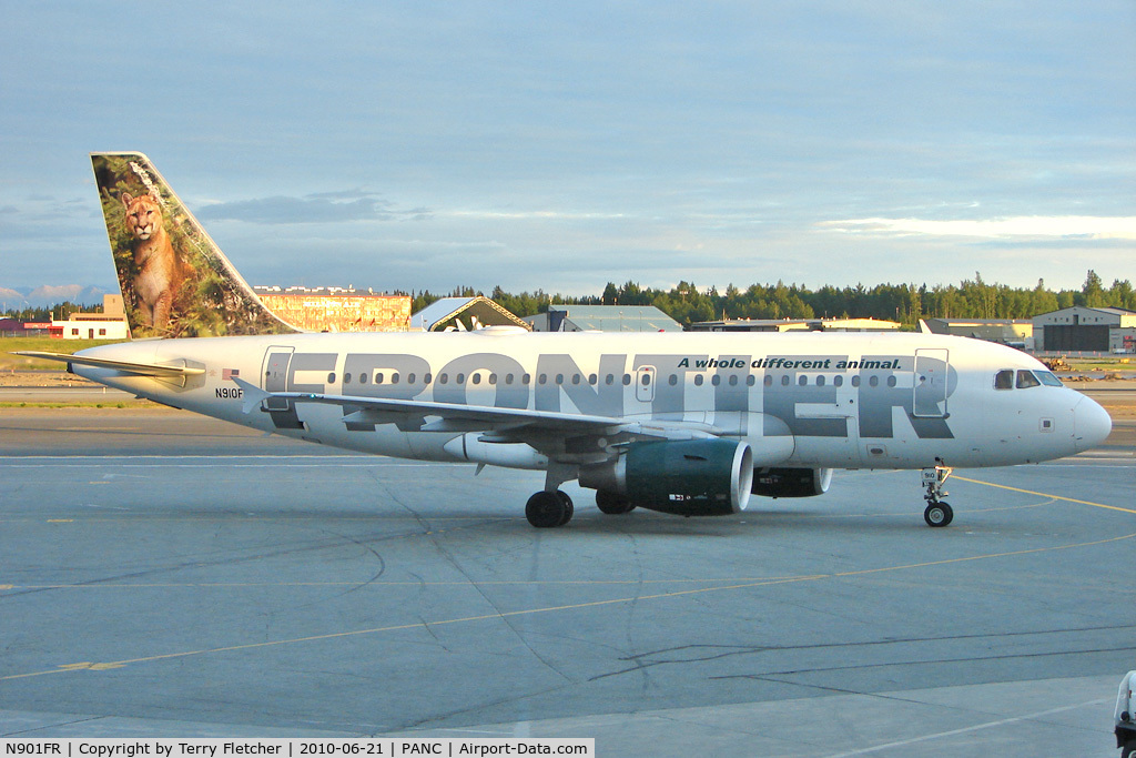 N901FR, 2001 Airbus A319-111 C/N 1488, 2001 Airbus A319-111, c/n: 1488 of Frontier at dusk in Anchorage