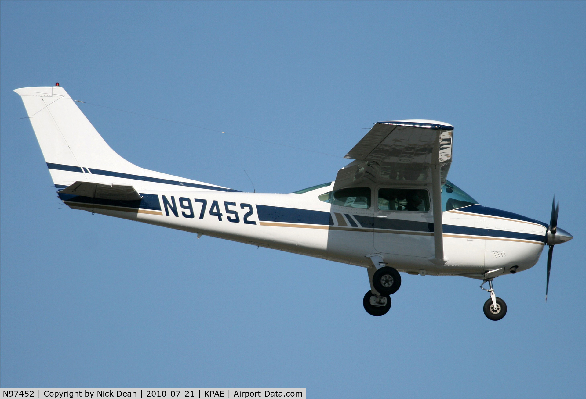 N97452, 1979 Cessna 182Q Skylane C/N 18267099, KPAE