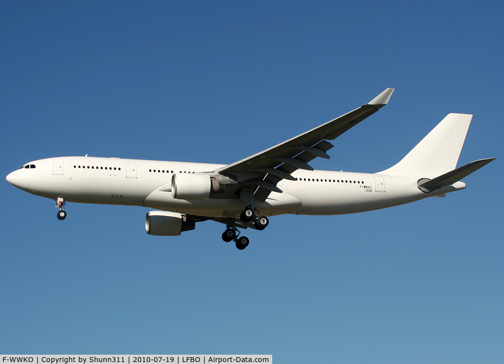 F-WWKO, 2010 Airbus A330-223 C/N 1034, C/n 1034 - For Hong Kong Air... Air Comet ntu...