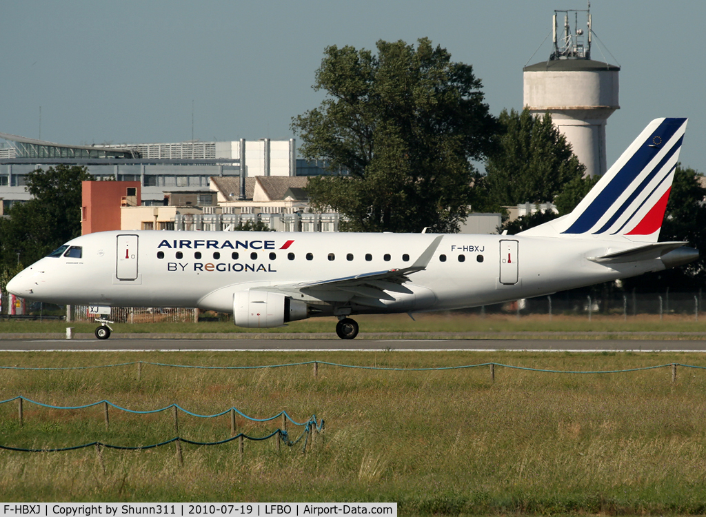 F-HBXJ, 2010 Embraer 170ST (ERJ-170-100ST) C/N 17000312, Lining up rwy 32R for departure in modified new Air France c/s