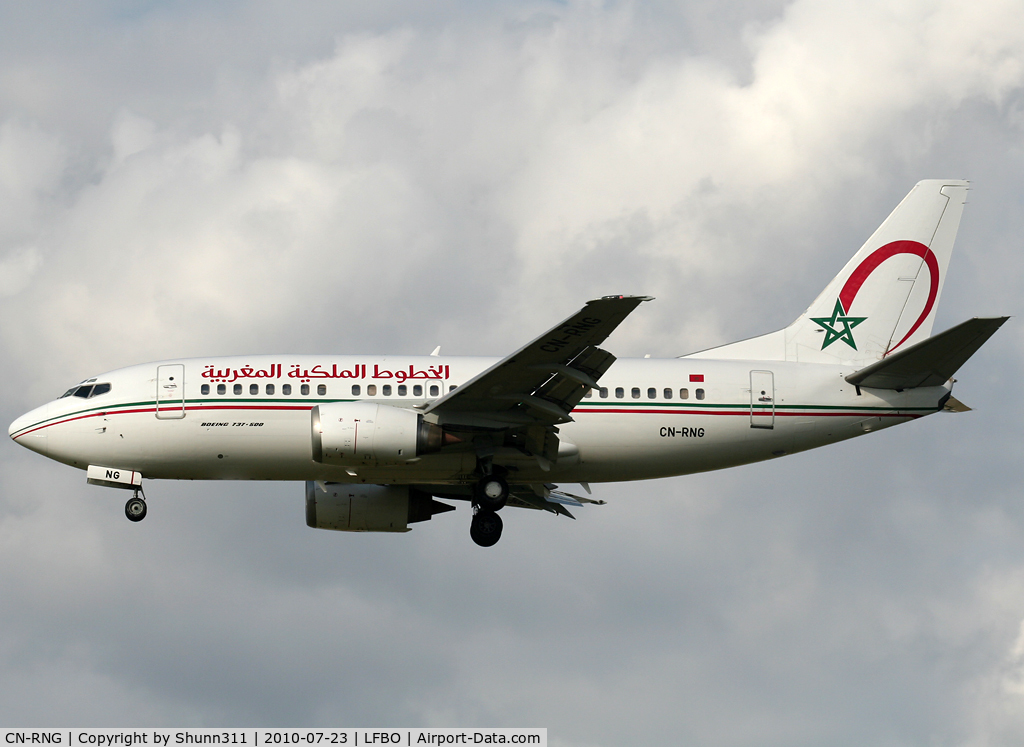 CN-RNG, 1995 Boeing 737-5B6 C/N 27679, Landing rwy 32L in new c/s...