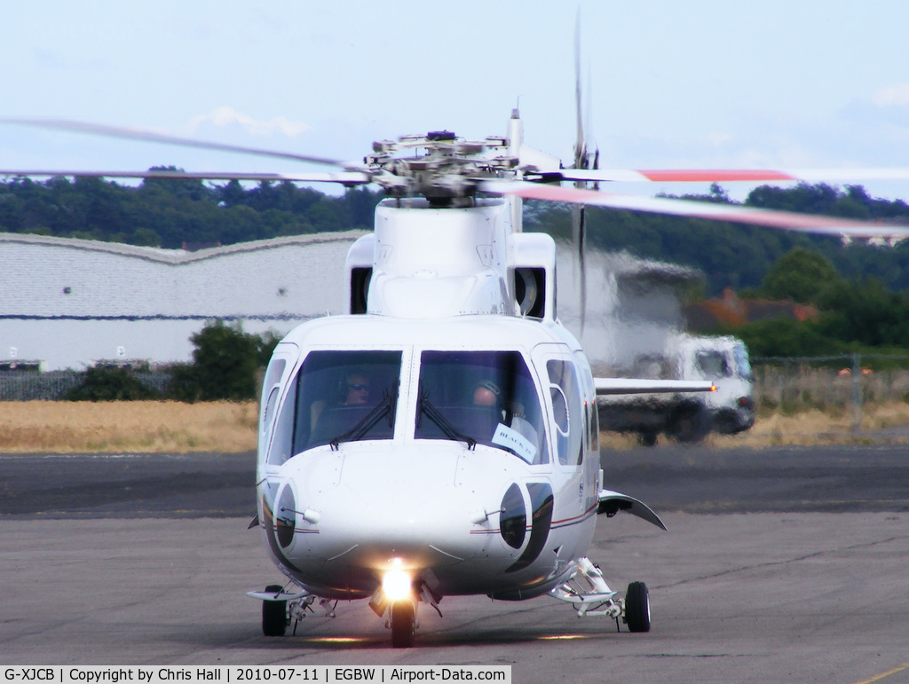 G-XJCB, 2006 Sikorsky S-76C C/N 760616, JCB Excavators Ltd, ferrying race fans from Silverstone after the British Grand Prix