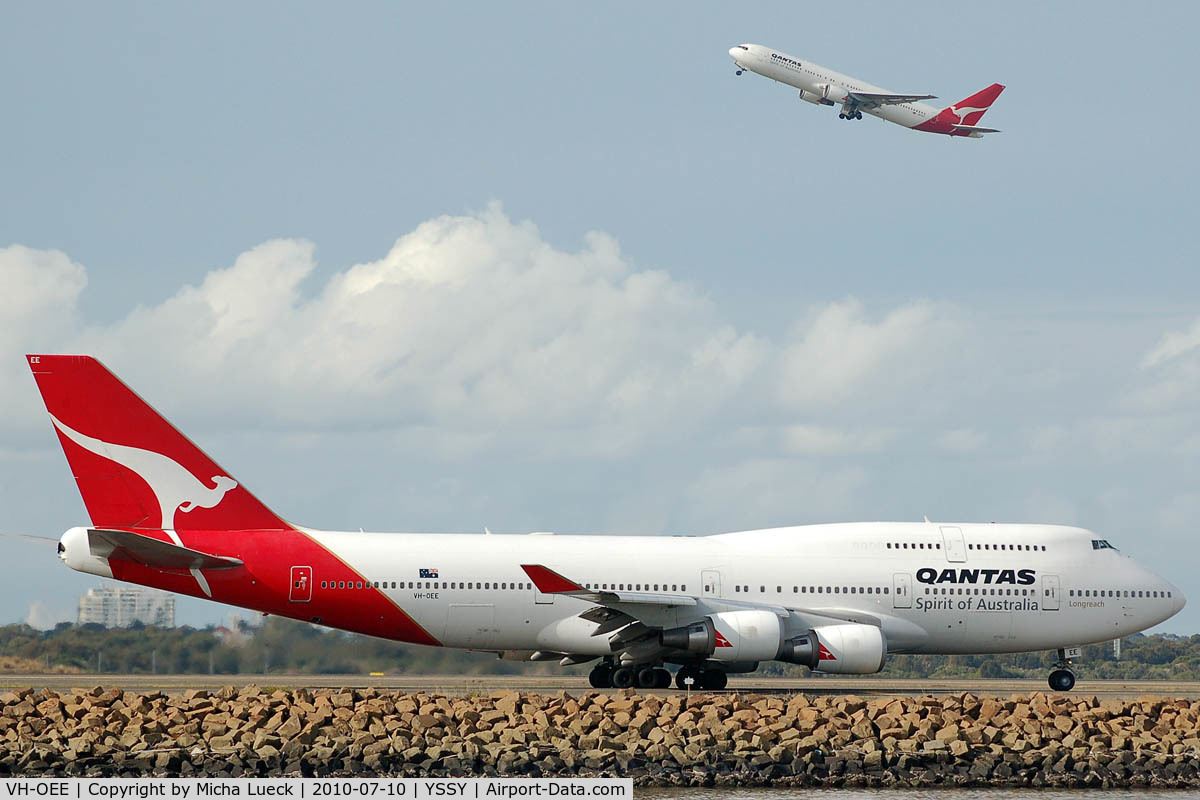 VH-OEE, 2002 Boeing 747-438/ER C/N 32909, At Sydney