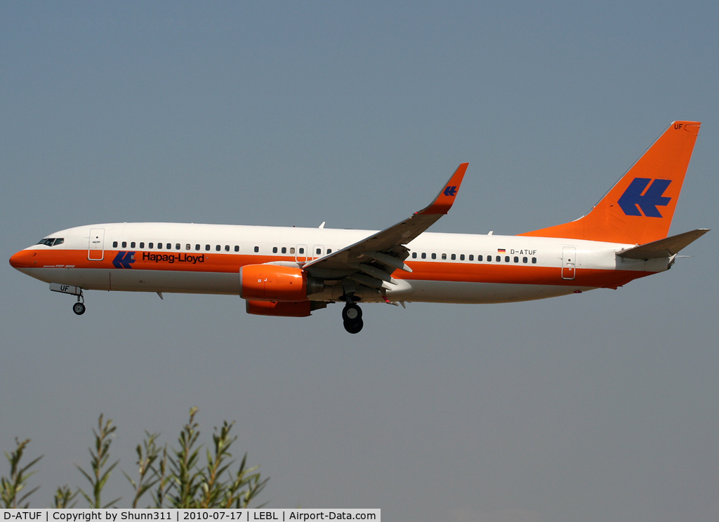 D-ATUF, 2006 Boeing 737-8K5 C/N 34687, Landing rwy 25R in old Hapag-Lloyd c/s...