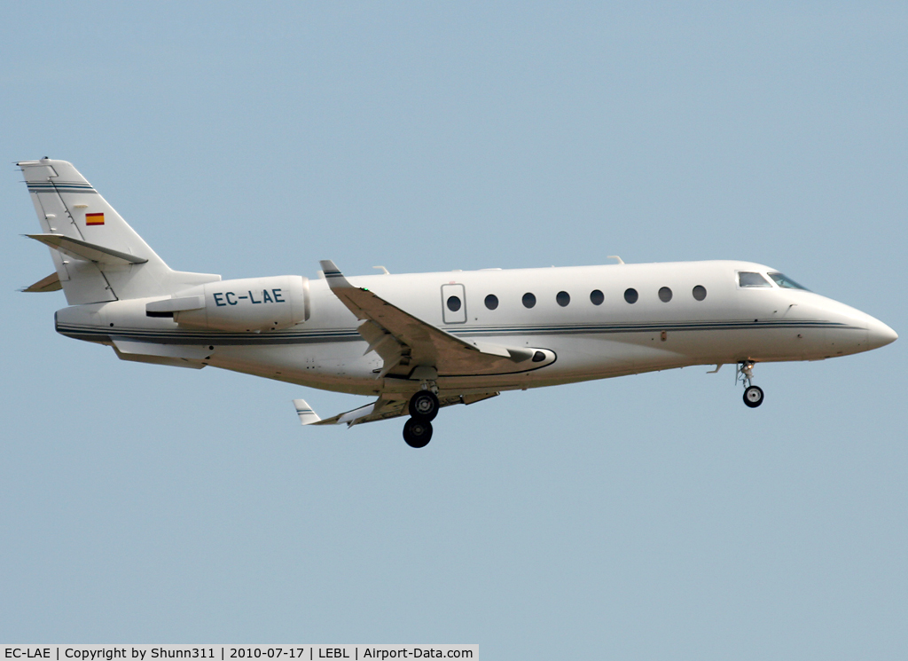 EC-LAE, Israel Aerospace Industries Gulfstream 200 C/N 219, Landing rwy 25R