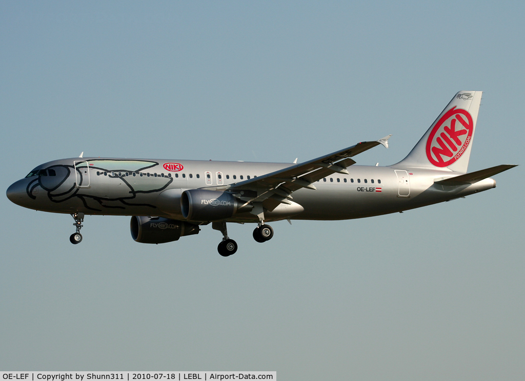 OE-LEF, 2010 Airbus A320-214 C/N 4368, Landing rwy 25R