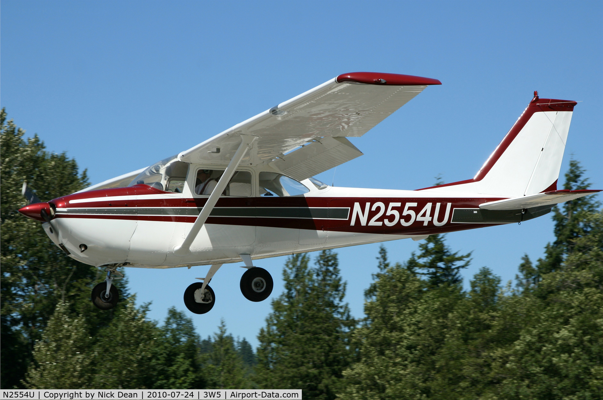 N2554U, 1963 Cessna 172D C/N 17250154, 3W5