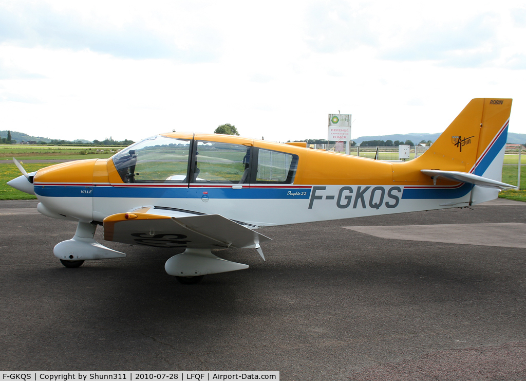 F-GKQS, Robin DR-400-120 Dauphin C/N 2068, Parked at the airfield...