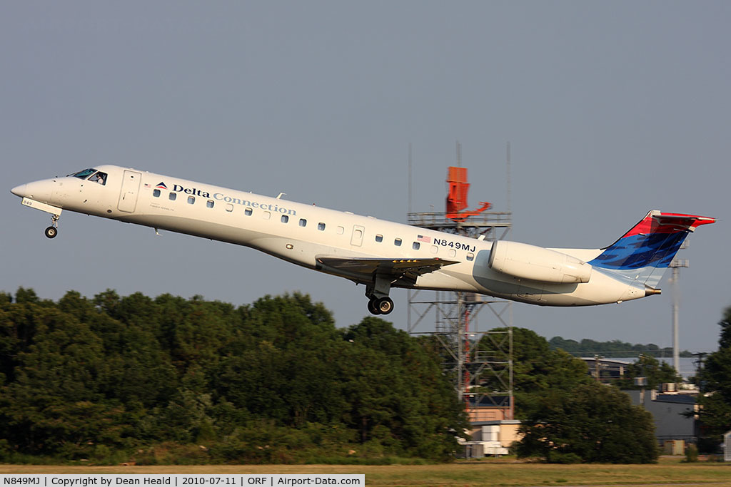 N849MJ, 2001 Embraer EMB-145LR C/N 145534, Delta Connection (Freedom Airlines) N849MJ (FLT FRL171) departing RWY 5 en route to Cincinatti/Northern Kentucky Int'l (KCVG).