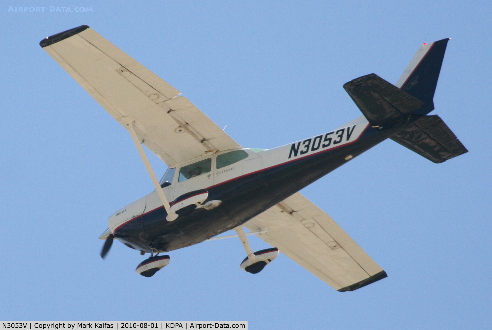 N3053V, 1977 Cessna R172K Hawk XP C/N R1722238, Cessna R172K N3053V mid-field transition for downwind 20R KDPA.