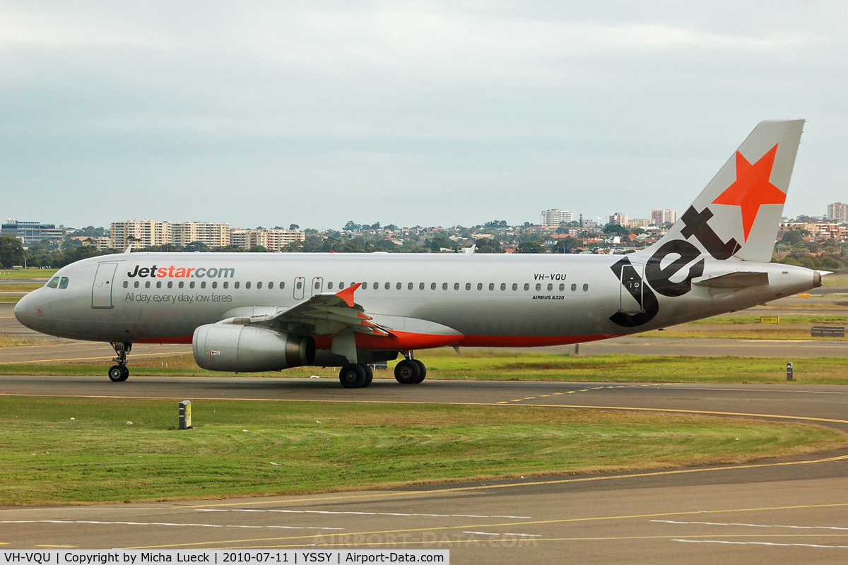 VH-VQU, 2005 Airbus A320-232 C/N 2455, At Sydney