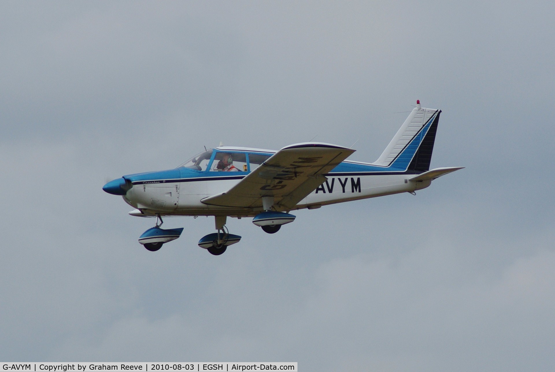 G-AVYM, 1968 Piper PA-28-180 Cherokee C/N 28-4638, Landing at Norwich.
