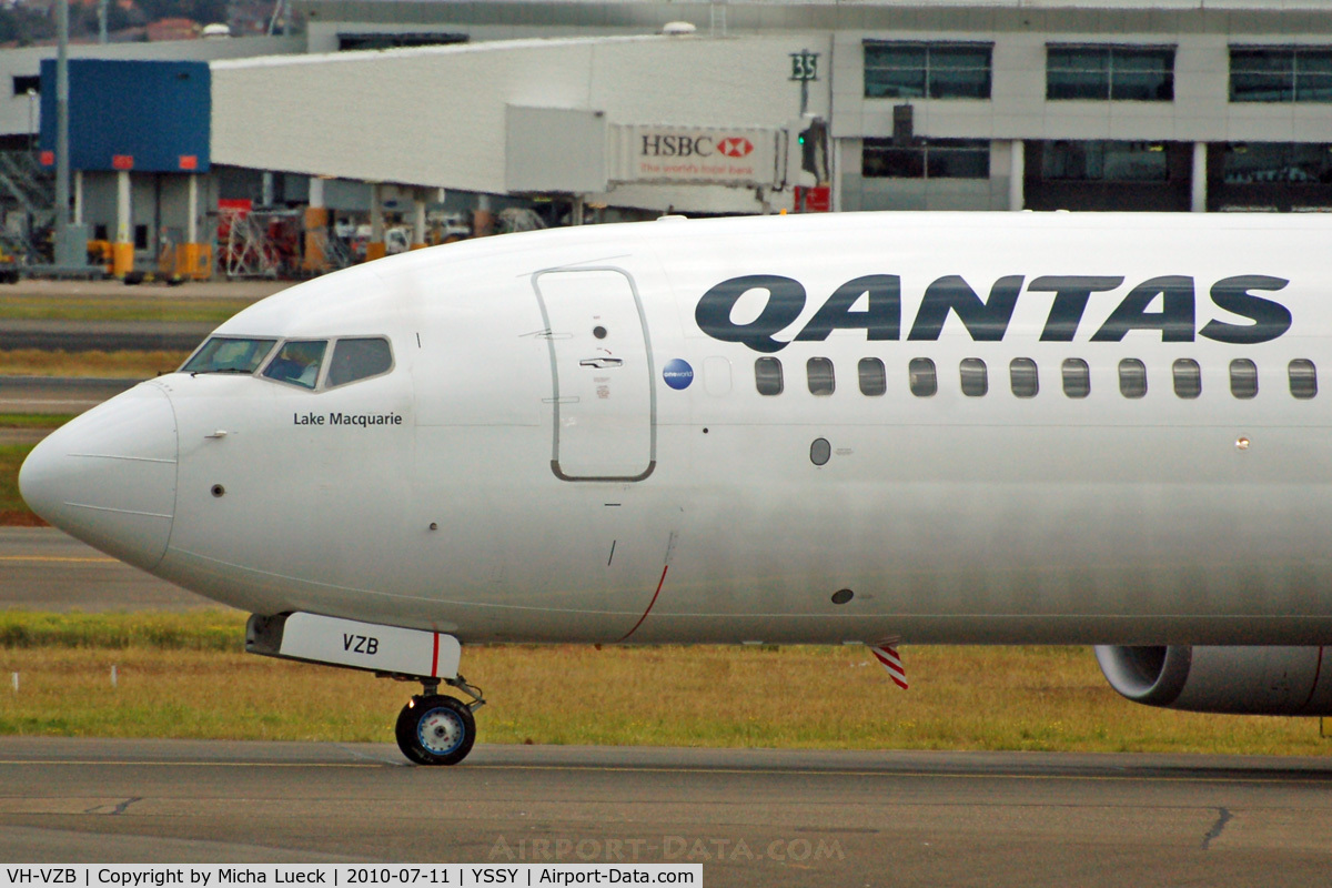 VH-VZB, 2008 Boeing 737-838 C/N 34196, At Sydney