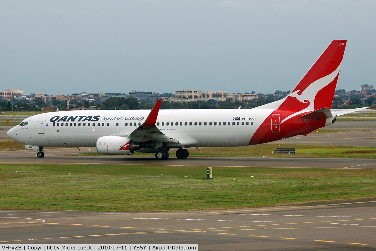 VH-VZB, 2008 Boeing 737-838 C/N 34196, At Sydney