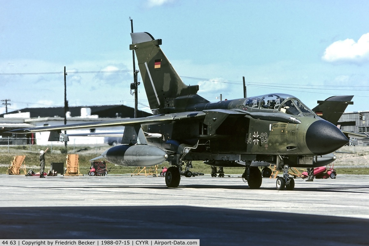 44 63, Panavia Tornado IDS C/N 412/GS120/4163, taxying out for another low level mission
