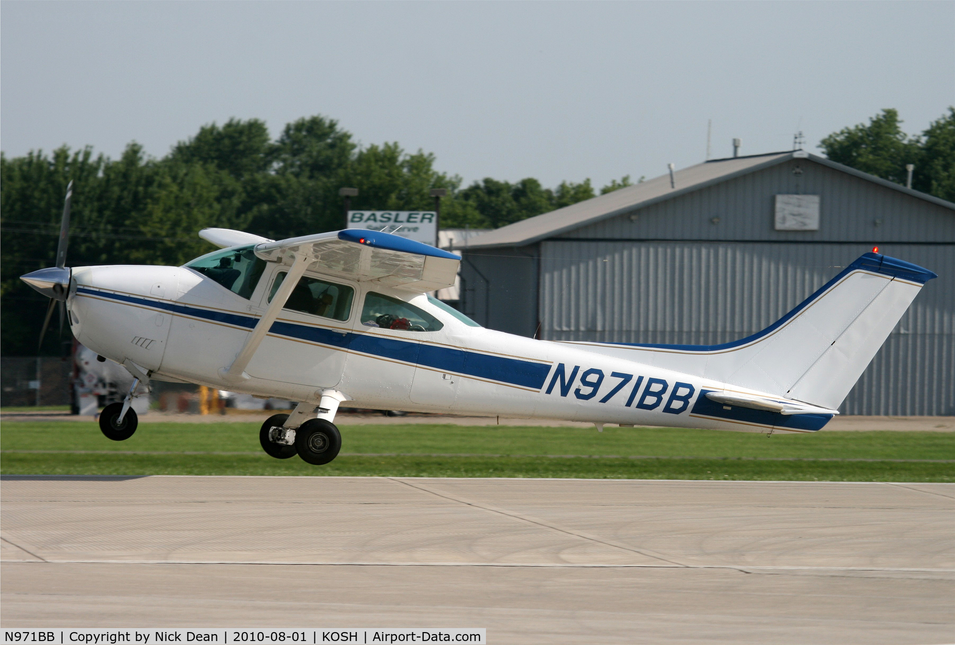 N971BB, 1974 Cessna 182P Skylane C/N 18263473, KOSH