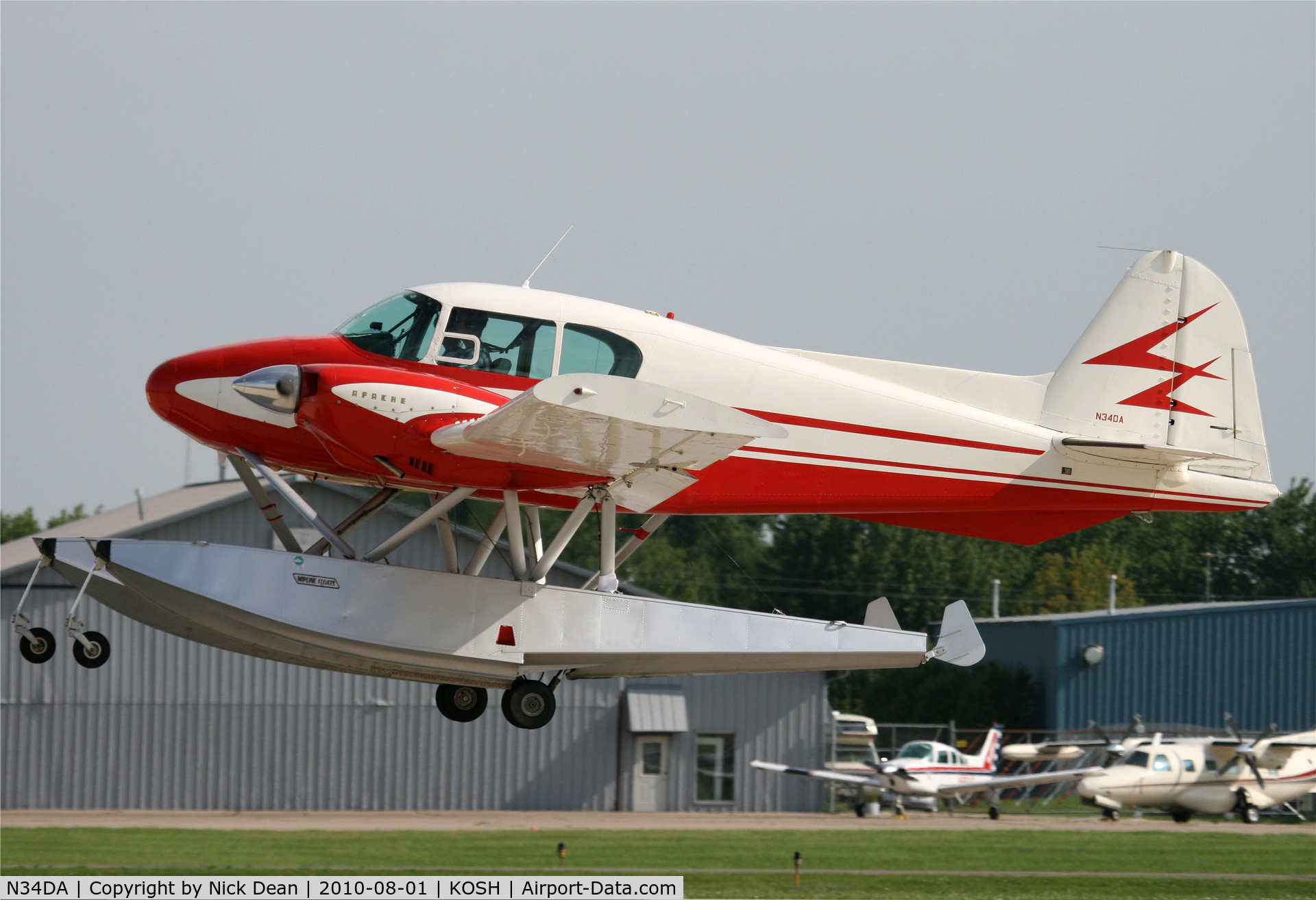 N34DA, 1958 Piper PA-23-160 Apache C/N 23-1469, KOSH