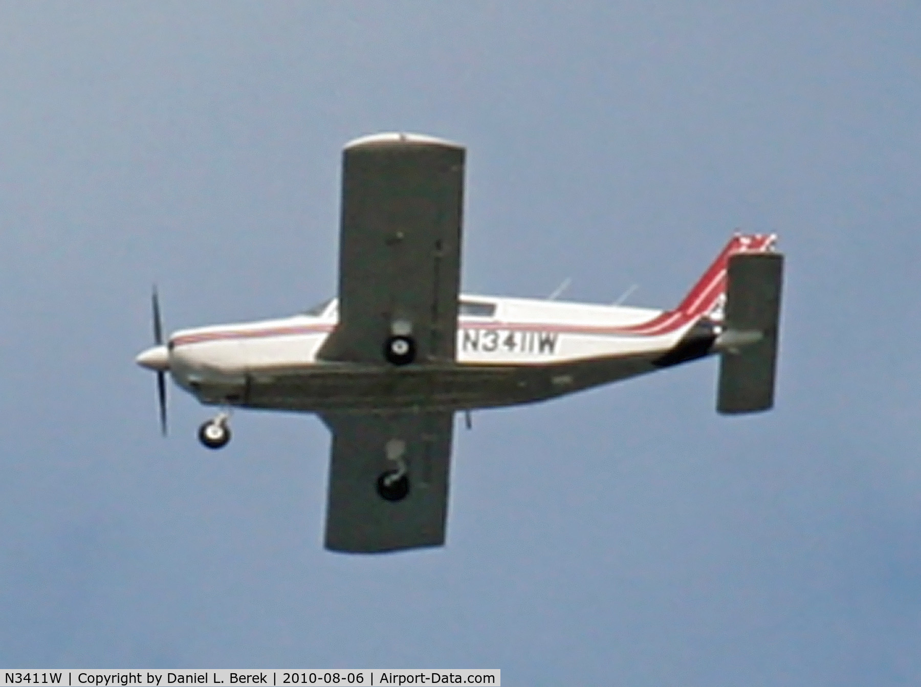 N3411W, 1965 Piper PA-32-260 Cherokee Six C/N 32-272, Caught flying high over Sandy Hook inlet.