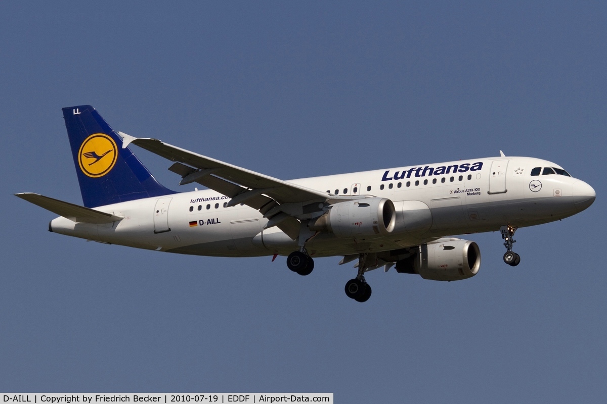 D-AILL, 1997 Airbus A319-114 C/N 689, on final RW07R