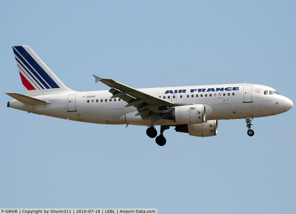 F-GRHR, 2001 Airbus A319-111 C/N 1415, Landing rwy 25R