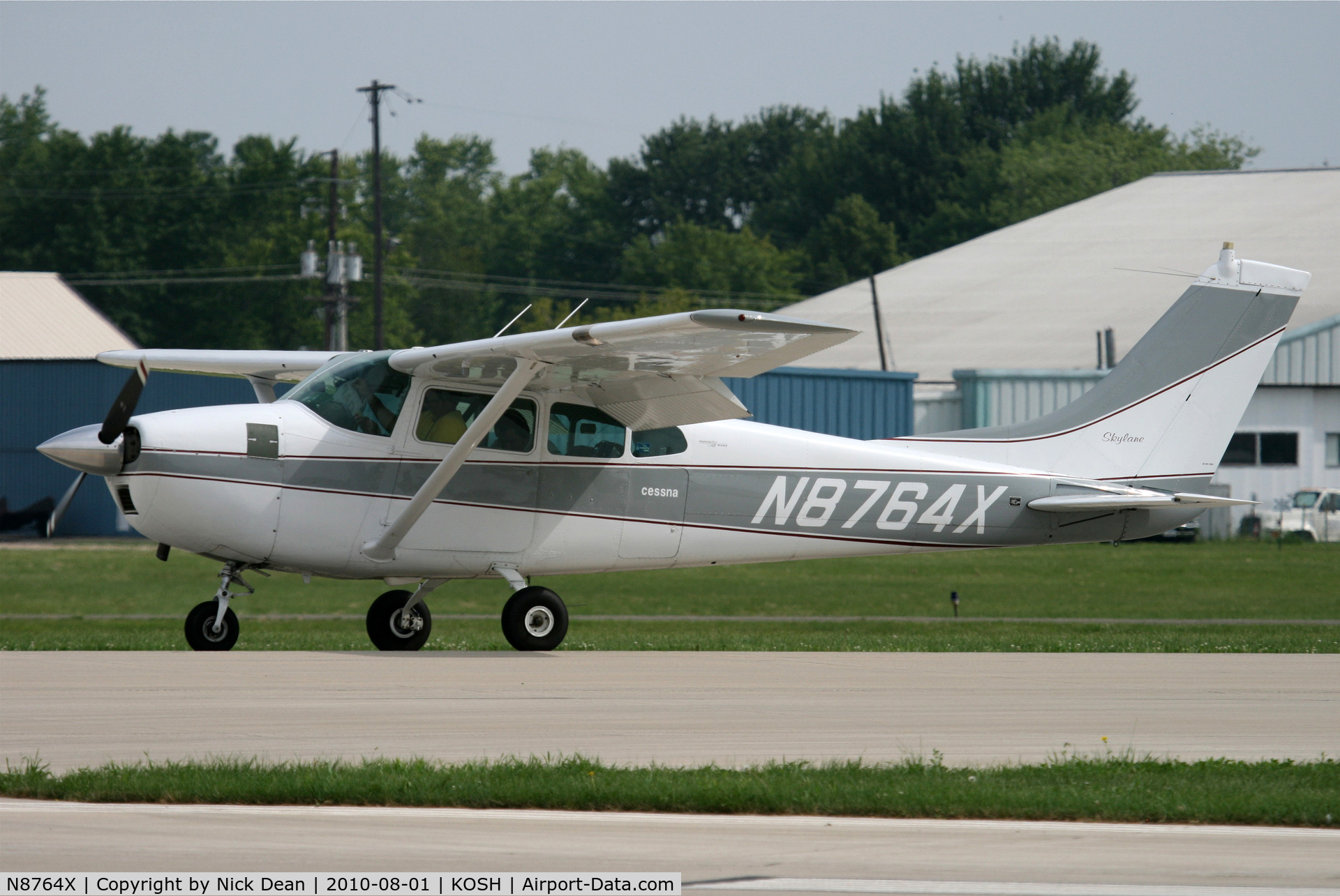 N8764X, 1961 Cessna 182D Skylane C/N 18253164, KOSH