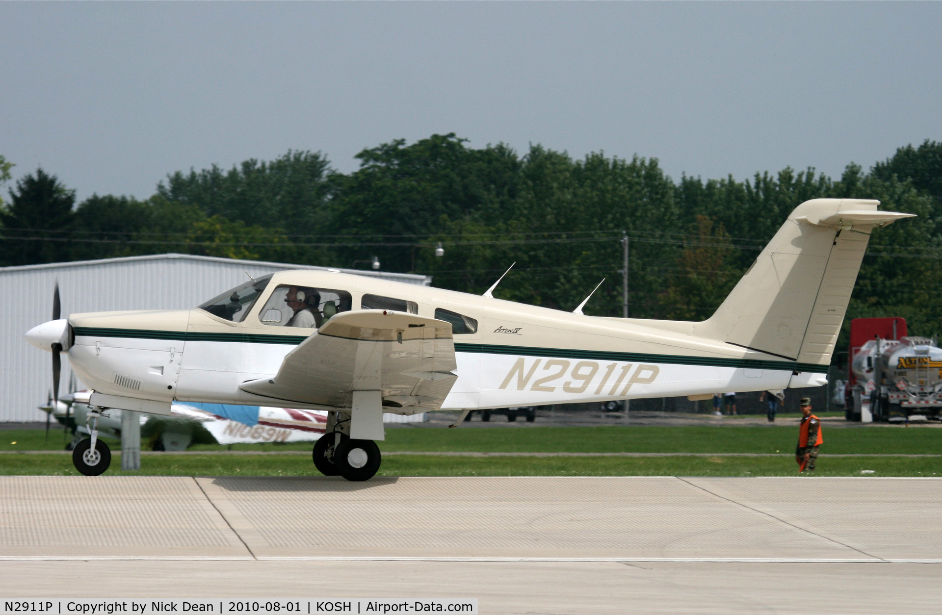 N2911P, 1979 Piper PA-28RT-201 Arrow IV C/N 28R-7918216, KOSH