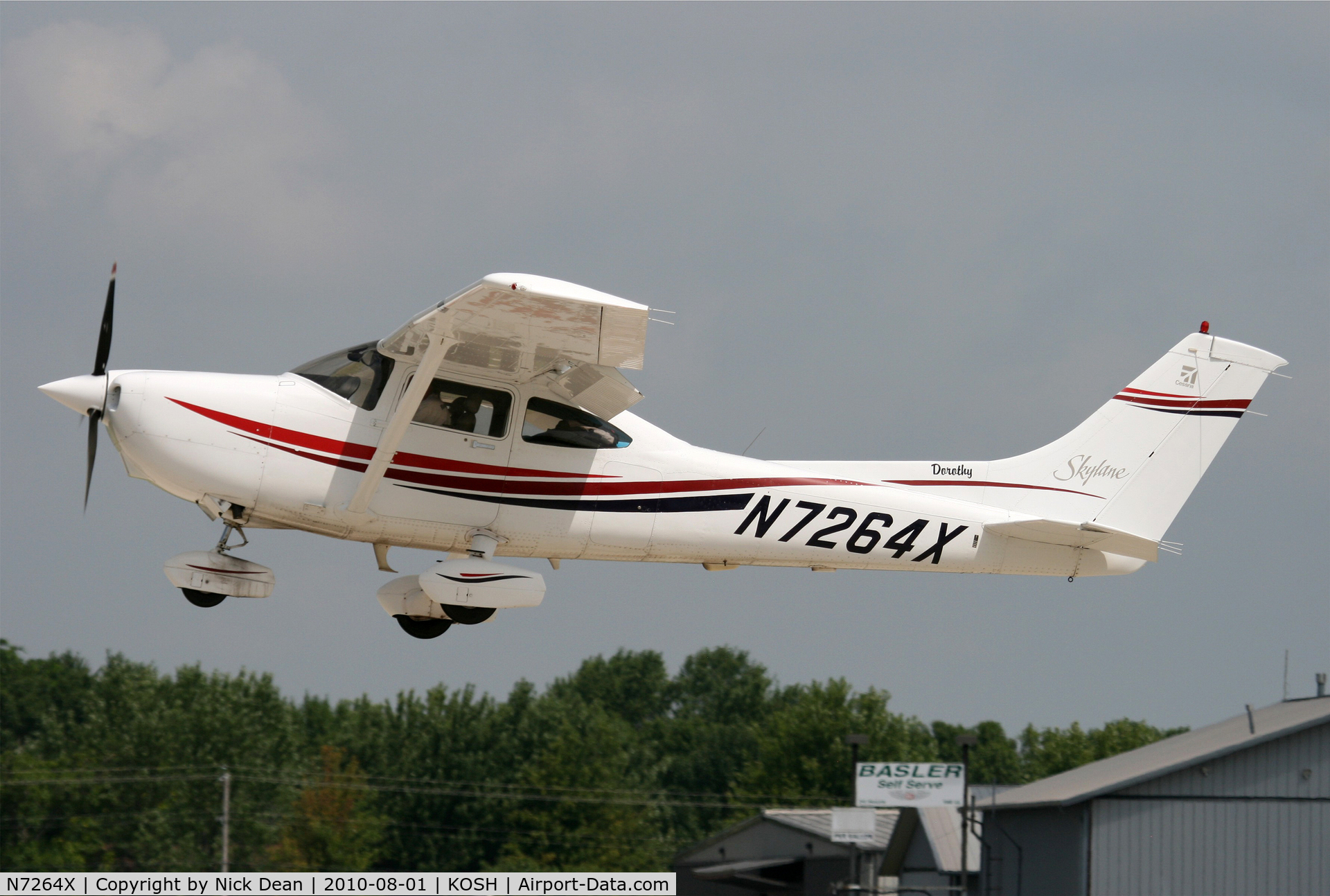 N7264X, 1999 Cessna 182S Skylane C/N 18280598, KOSH