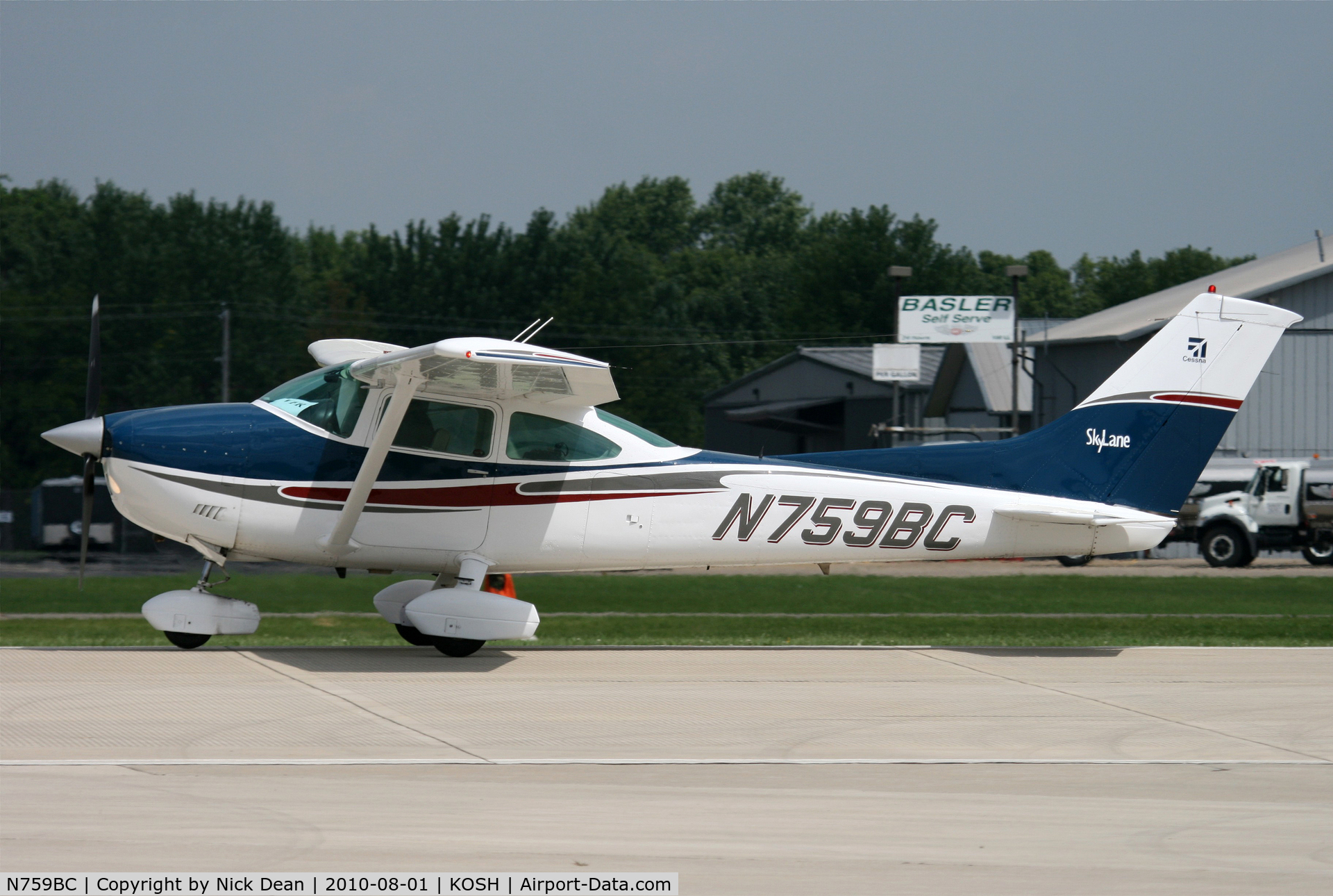 N759BC, 1977 Cessna 182Q Skylane C/N 18265854, KOSH