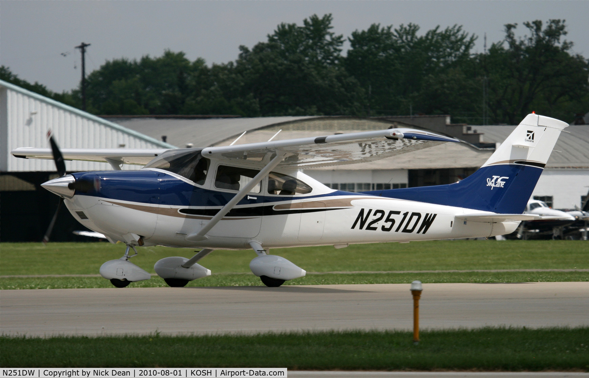 N251DW, 2004 Cessna T182T Turbo Skylane C/N T18208263, KOSH