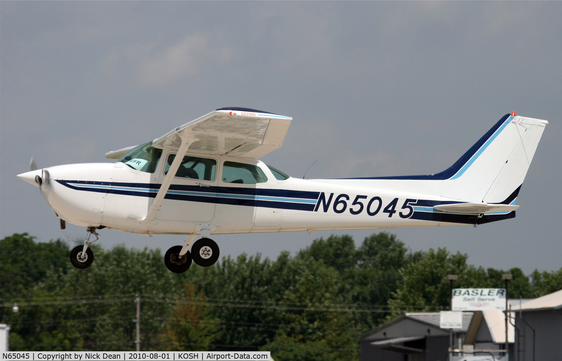 N65045, 1982 Cessna 172P C/N 17275674, KOSH