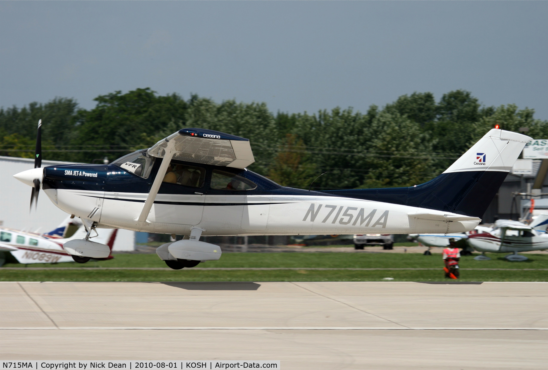 N715MA, 1980 Cessna 182Q Skylane C/N 18267469, KOSH