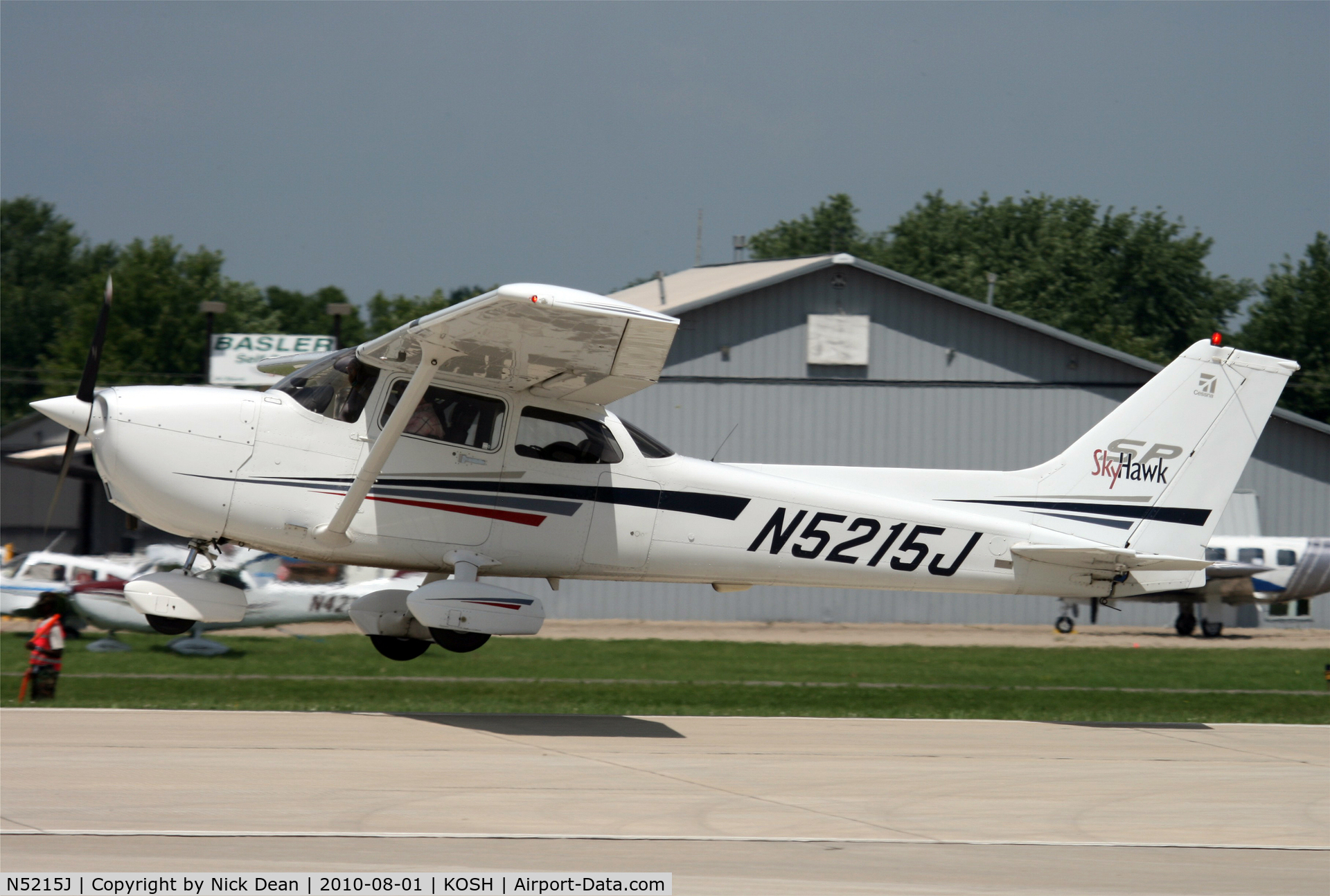 N5215J, Cessna 172S C/N 172S9128, KOSH
