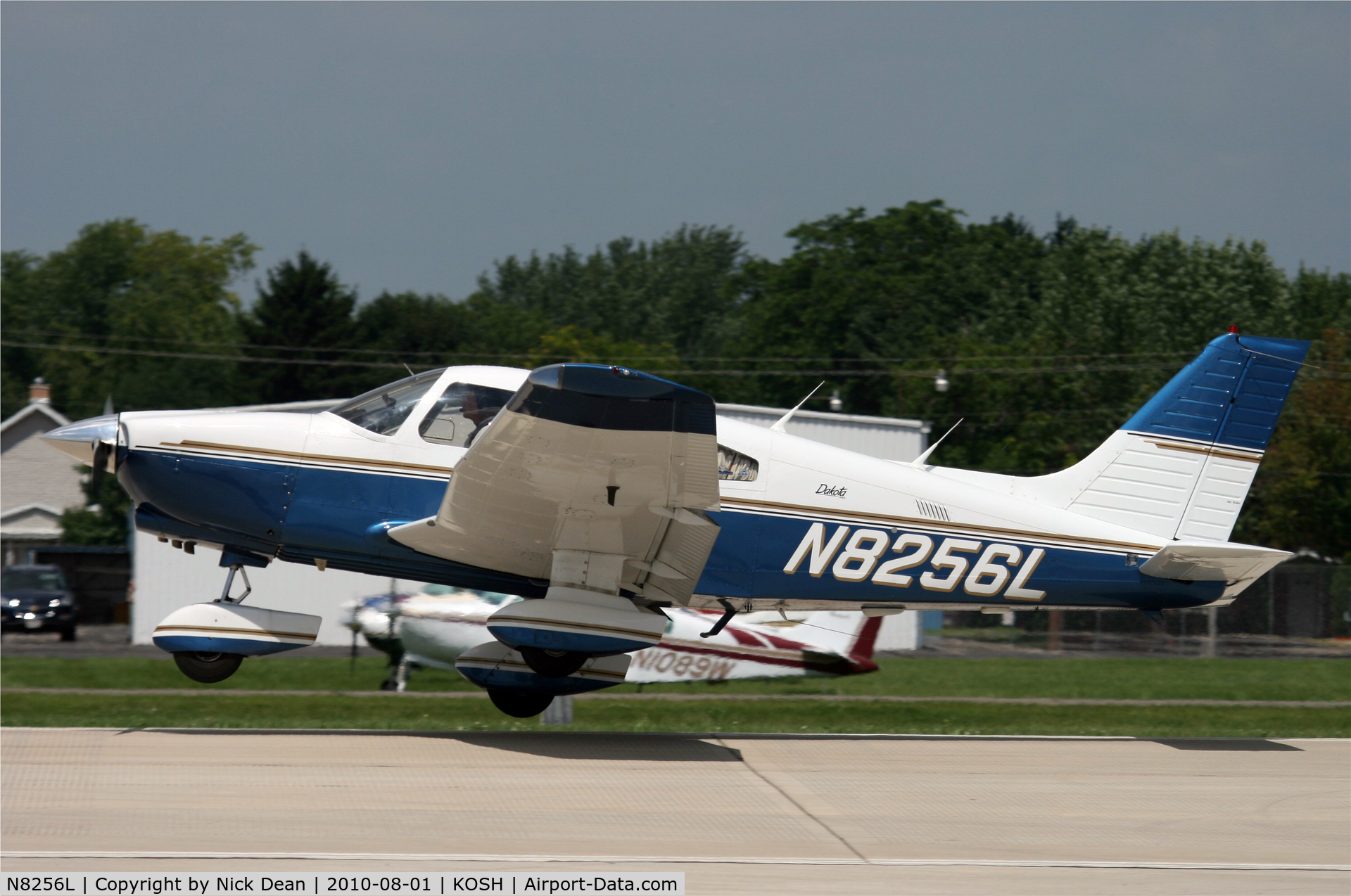 N8256L, 1982 Piper PA-28-236 Dakota C/N 28-8211044, KOSH