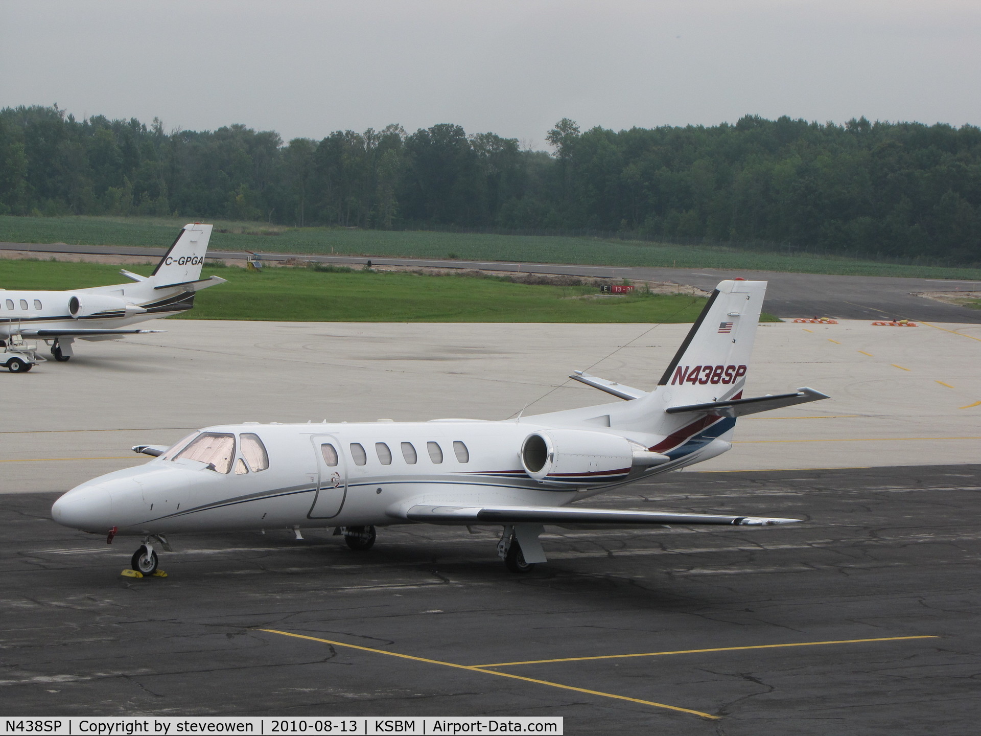 N438SP, Cessna 550 C/N 550-1026, On the ramp at KSBM during the PGA Tour