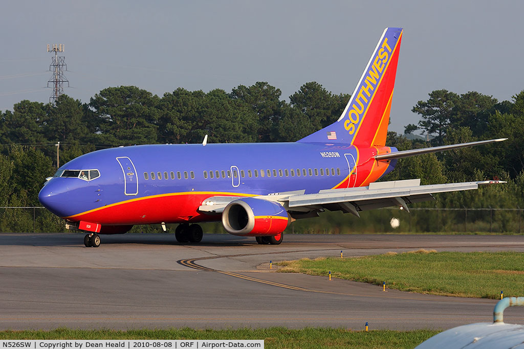 N526SW, 1992 Boeing 737-5H4 C/N 26568, Southwest Airlines N526SW (FLT SWA1331) exiting RWY 5 at taxiway Foxtrot after arrival from Baltimore/Washington Int'l (KBWI).