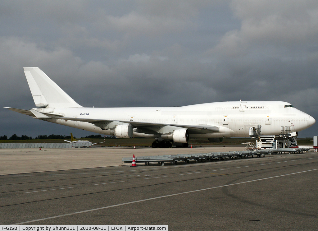 F-GISB, 1991 Boeing 747-428M(BCF) C/N 25302, Stored in all white c/s without titles... Ex. Air France... Apparently for Atlas Air...