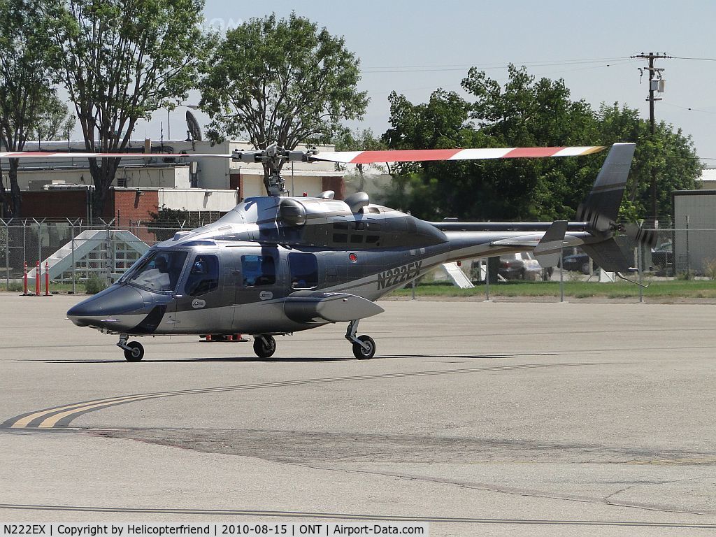 N222EX, 1980 Bell 222 C/N 47043, Taxiing to 26L for lift off