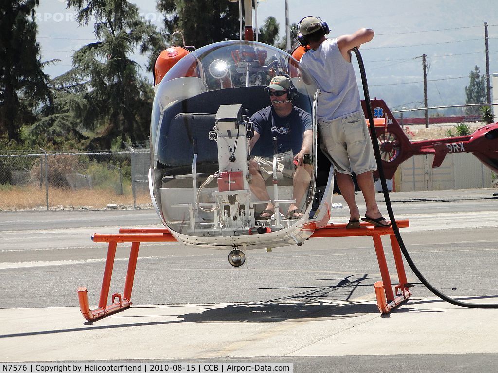 N7576, 1969 Bell 47G-2A C/N 2666, Fueling hot with engine at idle