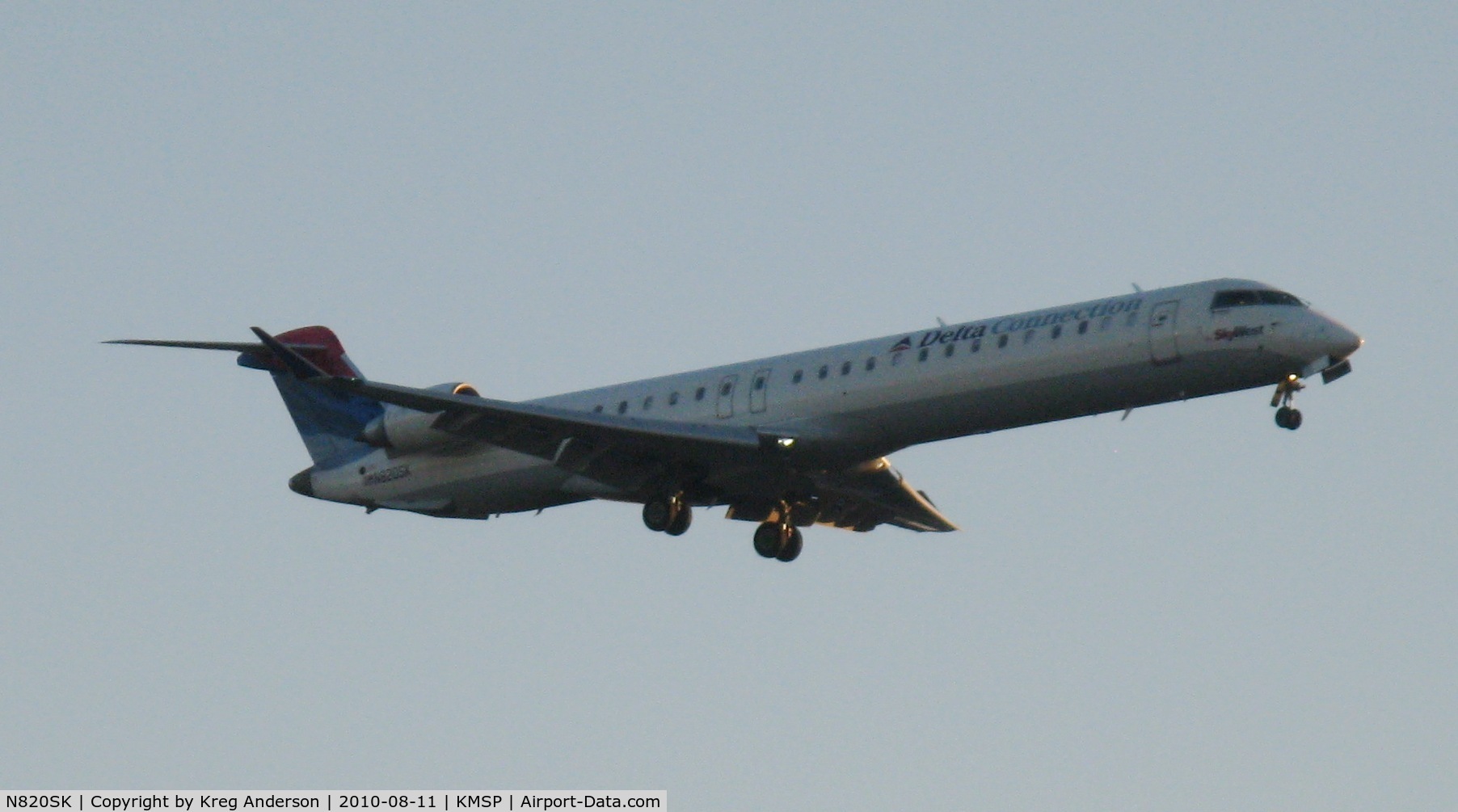 N820SK, 2006 Bombardier CRJ-900ER (CL-600-2D24) C/N 15108, Poor photo of a Delta Connection CRJ landing at MSP.