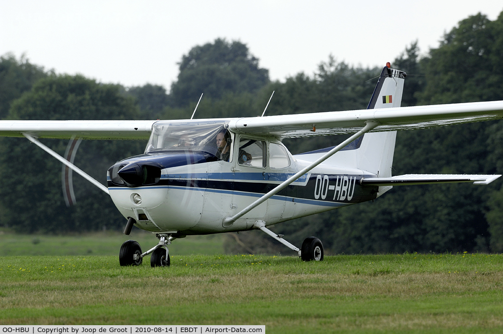 OO-HBU, Cessna CF172N Skyhawk C/N 17201916, arrival at the 2010 oldtimer fly-in