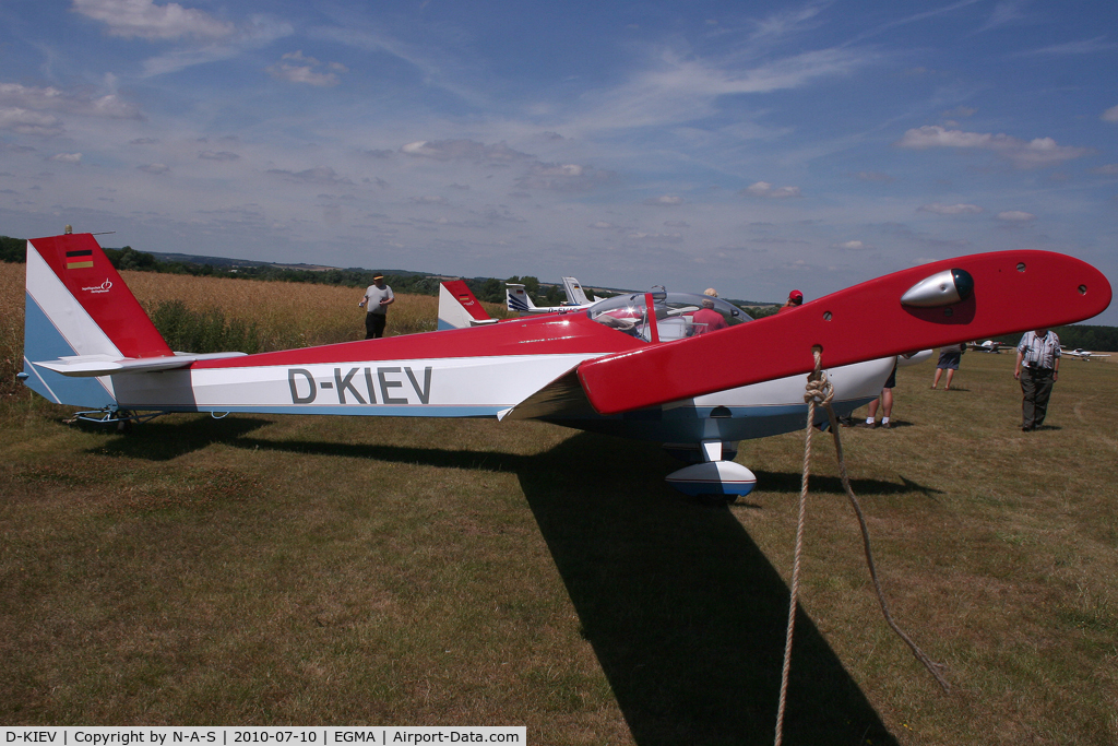 D-KIEV, Scheibe SF-25C Falke C/N 44679, Visiting for Flying Legends