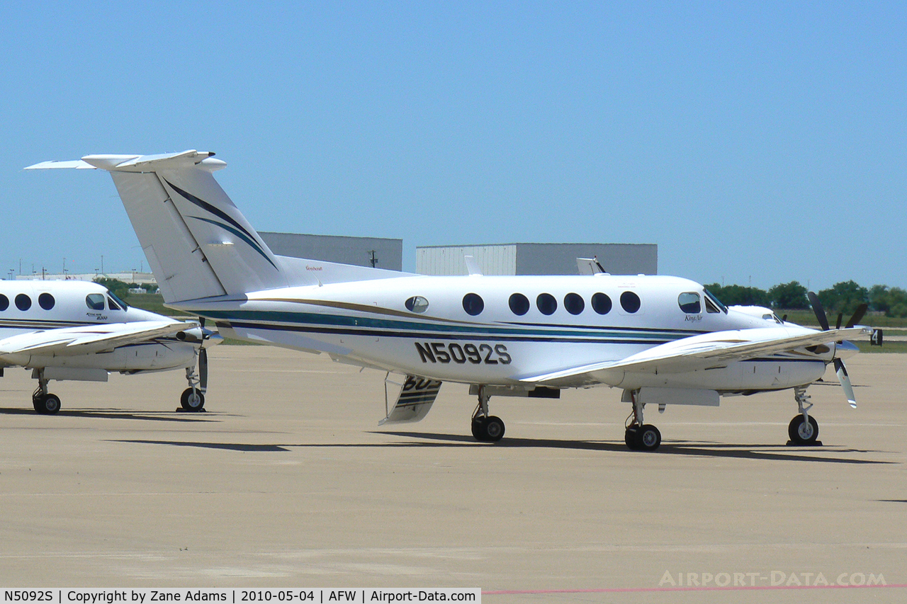 N5092S, 2002 Raytheon Aircraft Company B200 C/N BB-1802, At Alliance Airport - Fort Worth, TX