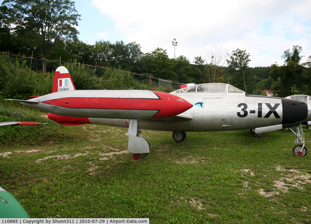 110885, 1951 Republic F-84G Thunderjet C/N 2542-1291B, F-84G preserved in French Air Force c/s but was used by Portugal Air Force as '5216'... Inside Savigny-les-Beaune Museum...