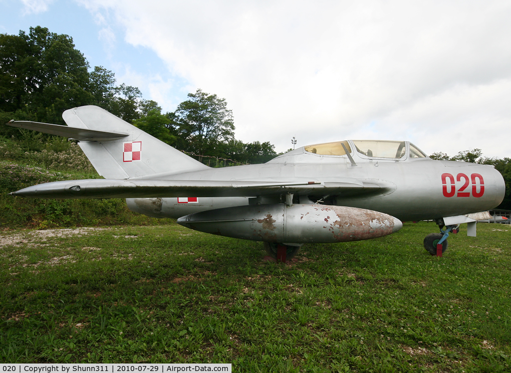 020, PZL-Mielec SBLim-2M (MiG-15UTI) C/N 1A07020, S/n 1A-07020 - Poland Air Force SBLim-2 preserved inside Savigny-les-Beaune Museum.... Ex. coded as '720'