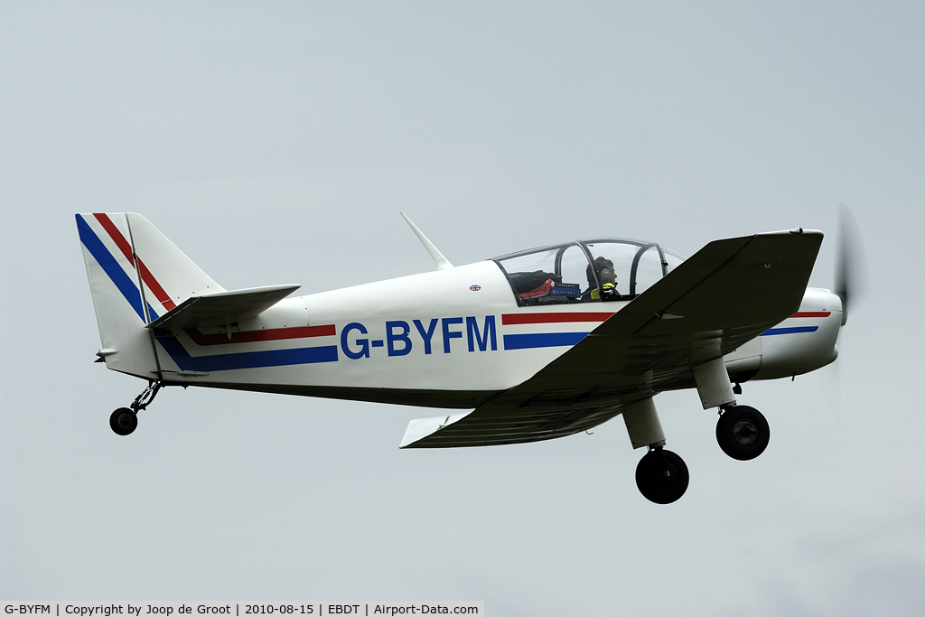 G-BYFM, 2000 Jodel DR-1050 M1 Excellence Replica C/N PFA 304-13237, oldtimer fly-in 2010